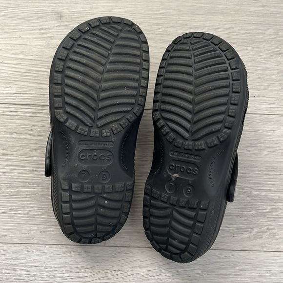 Crocs - Picture 2 of 2